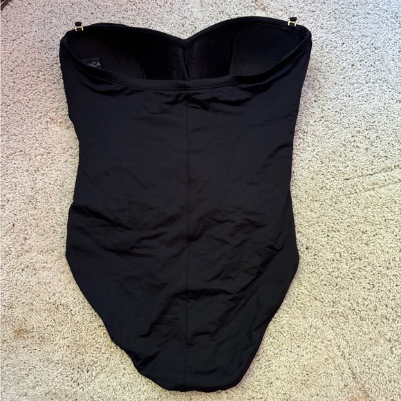 La Blanca Island Goddess Twist Bandeau one piece - Picture 2 of 6